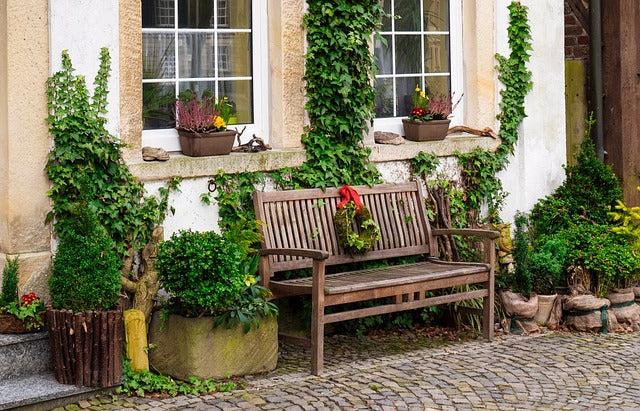 Die Bank vor unserem Haus